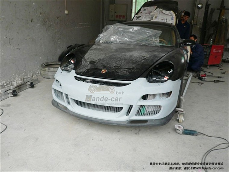 卡曼升級改裝911 GT3包圍作業(yè)圖1